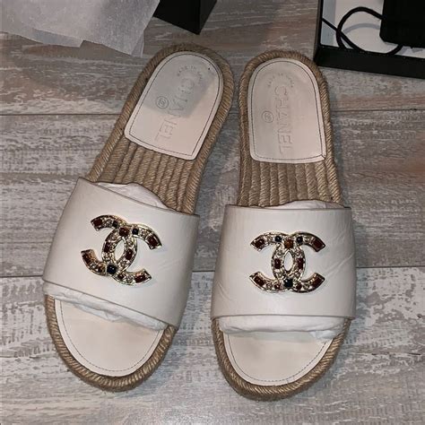 chanel schuhe espadrilles preis|Chanel sandals cc logo.